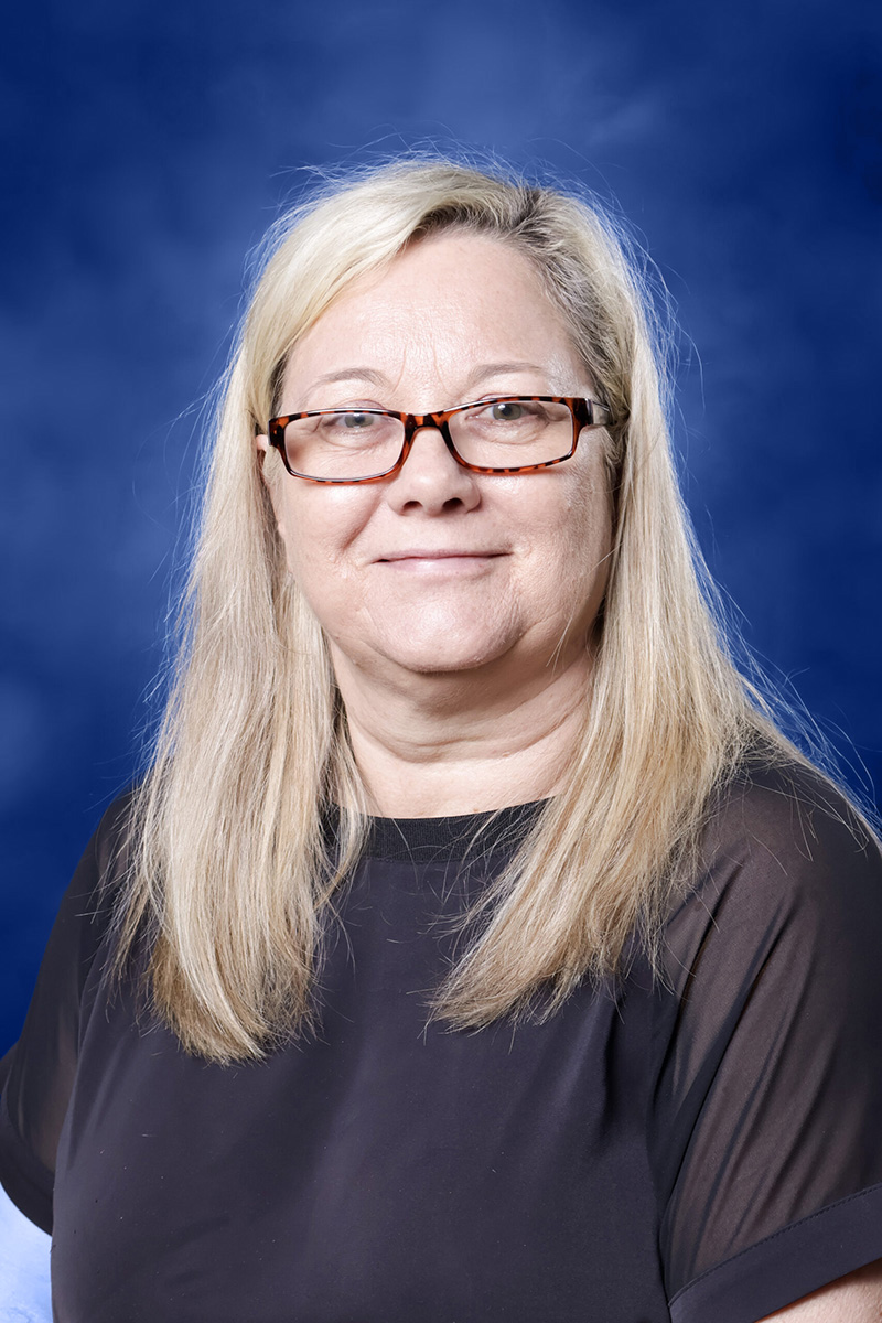 Mrs I. Mostert
